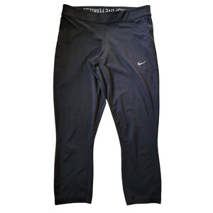 Nike Capri Yoga Pants Women’s. Size Small. Excellent Condition Pre-owned